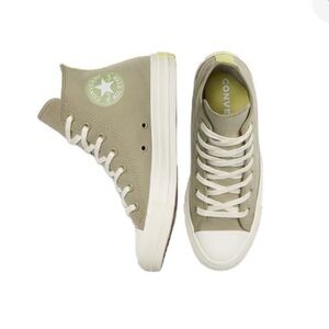 LIKE NEW Converse high top sneakers